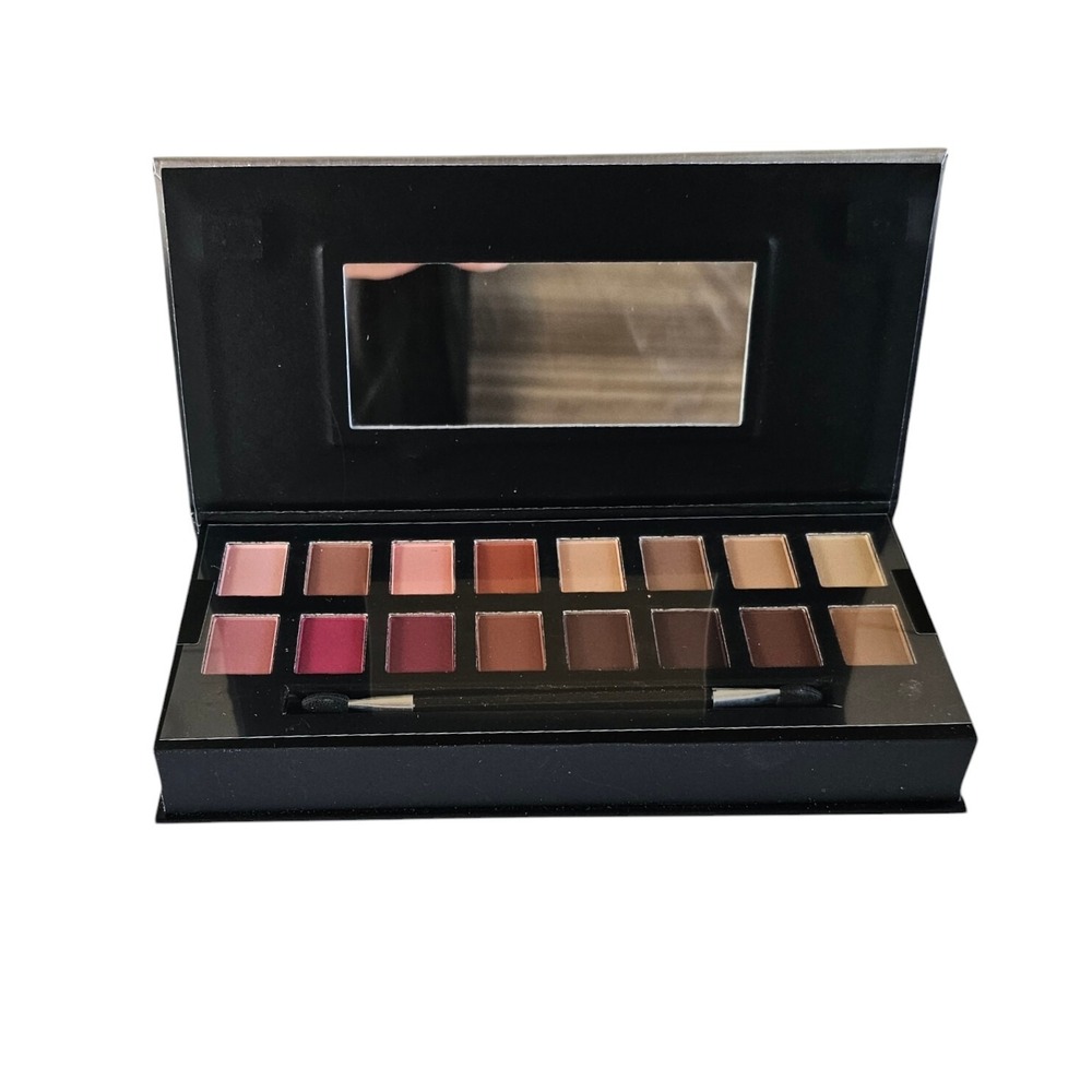 Lot of 2 TAHARI Beauty Pallet‎ Matte-Terialist Eyeshadow New